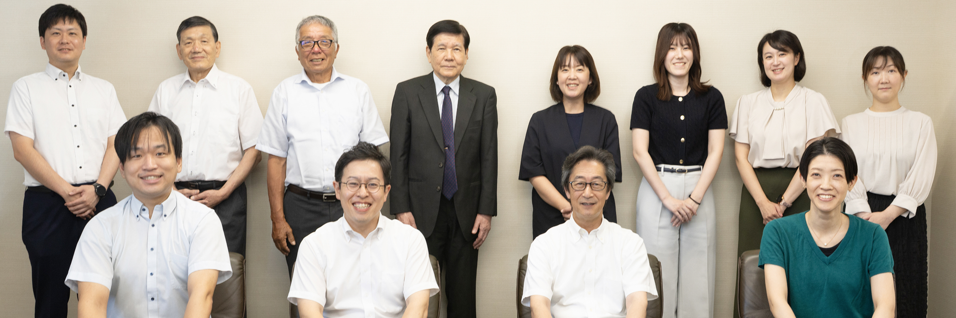 社員の集合写真